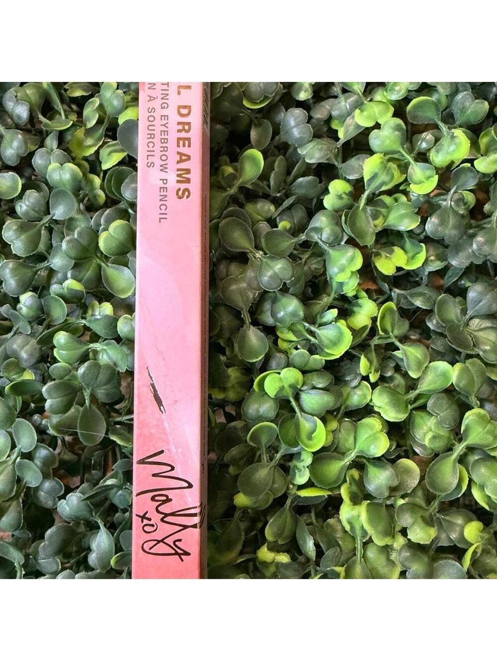 ✨ Mally Beauty Full Dreams Sculpting Eyebrow Pencil
